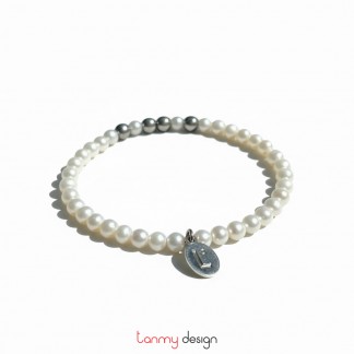 Vòng tay ngọc trai phối bi bạc charm chữ L bạc 